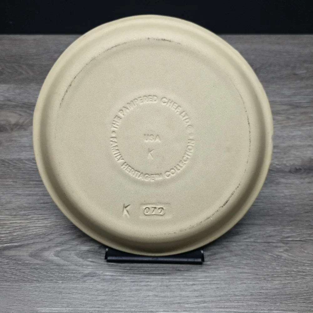 Pampered Chef Stoneware 9in Pie Plate Family Heritage Collection 1425 USA